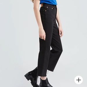 Levi’s ribcage crop flare - size 31